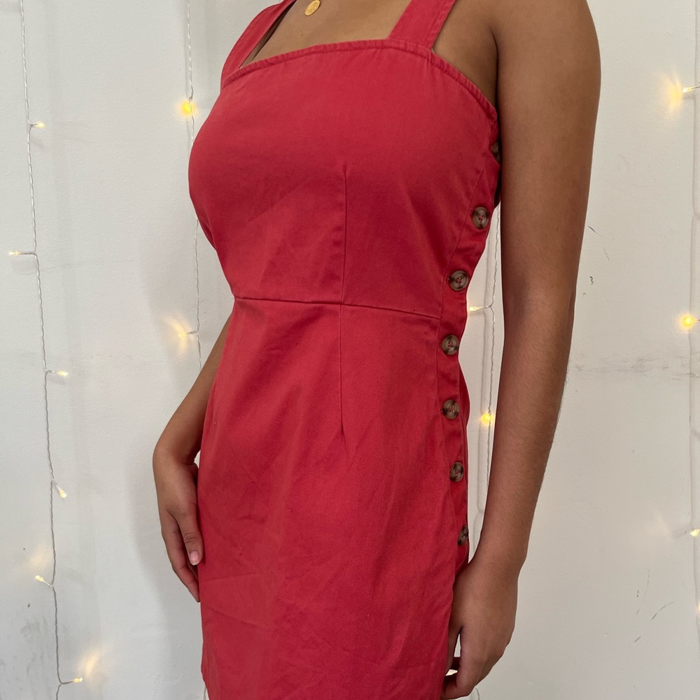 Zip up button detailed red dress